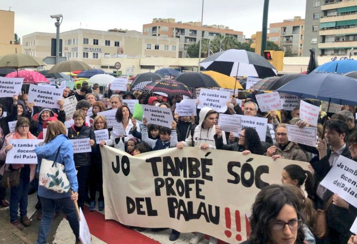 Una de les mostres de suport als professors de l'IES Palau de Sant Andreu de la Barca