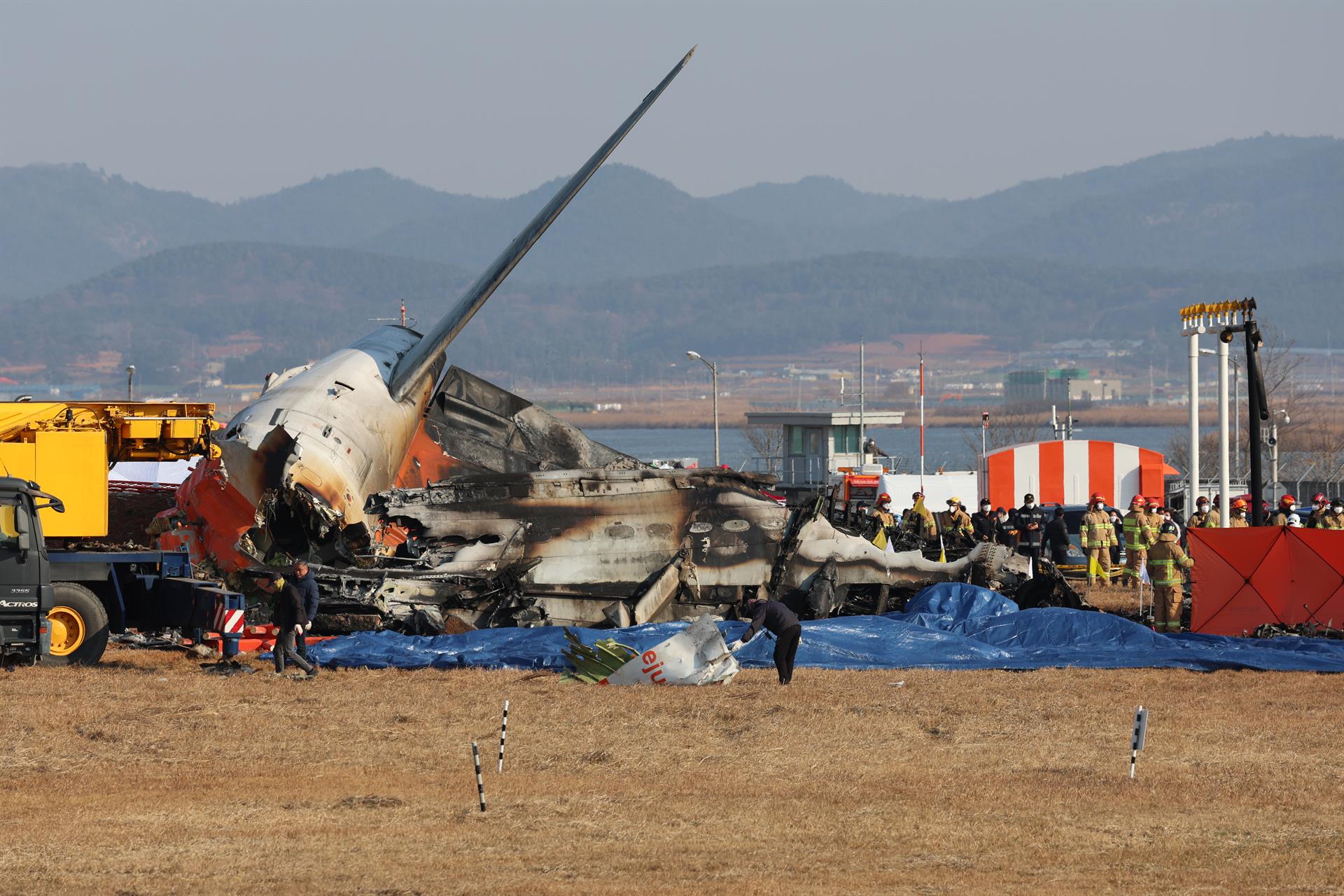 Ja han estat identificades provisionalment les restes de 141 dels 179 morts de l'accident aeri d'aquest diumenge.