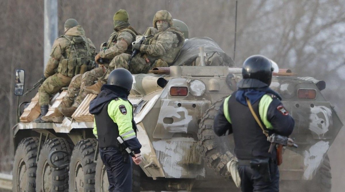 Militars a la frontera entre Ucraïna i Rússia