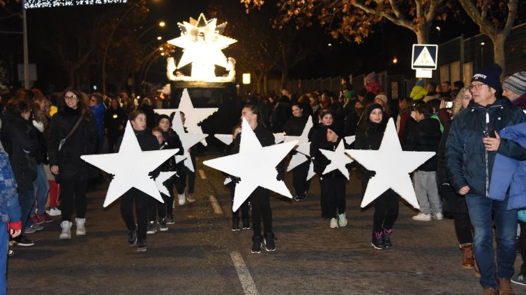 l'Escola de Dansa amb els estels Foto Lluís Closa 