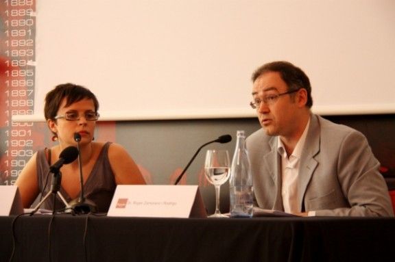 L'alcalde d'Arbúcies, Roger Zamorano, i una de les directores del popArb, Anna Cerdà, aquest dimarts en la presentació del festival