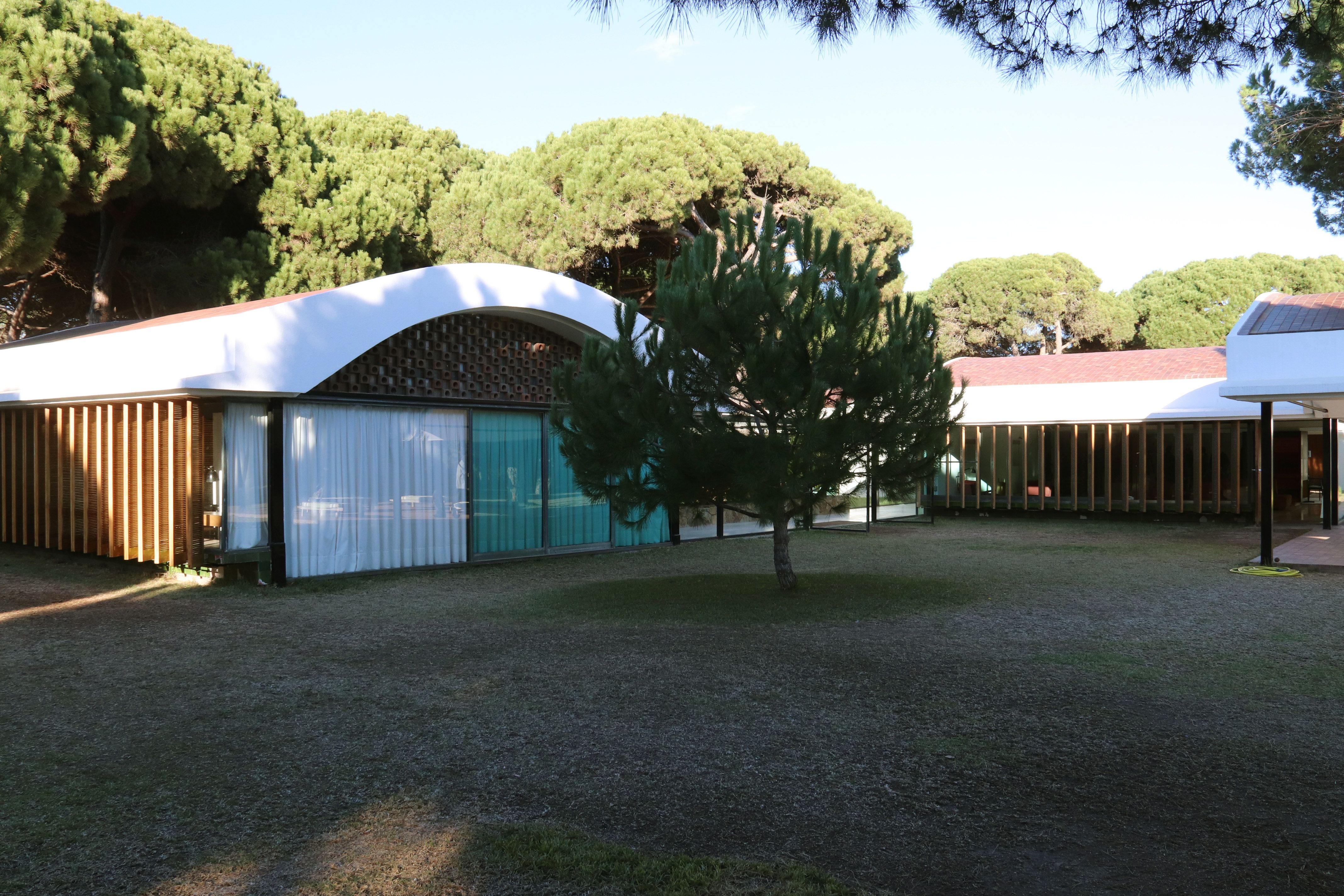 Els jardins de la Casa Gomis, al Prat de Llobregat