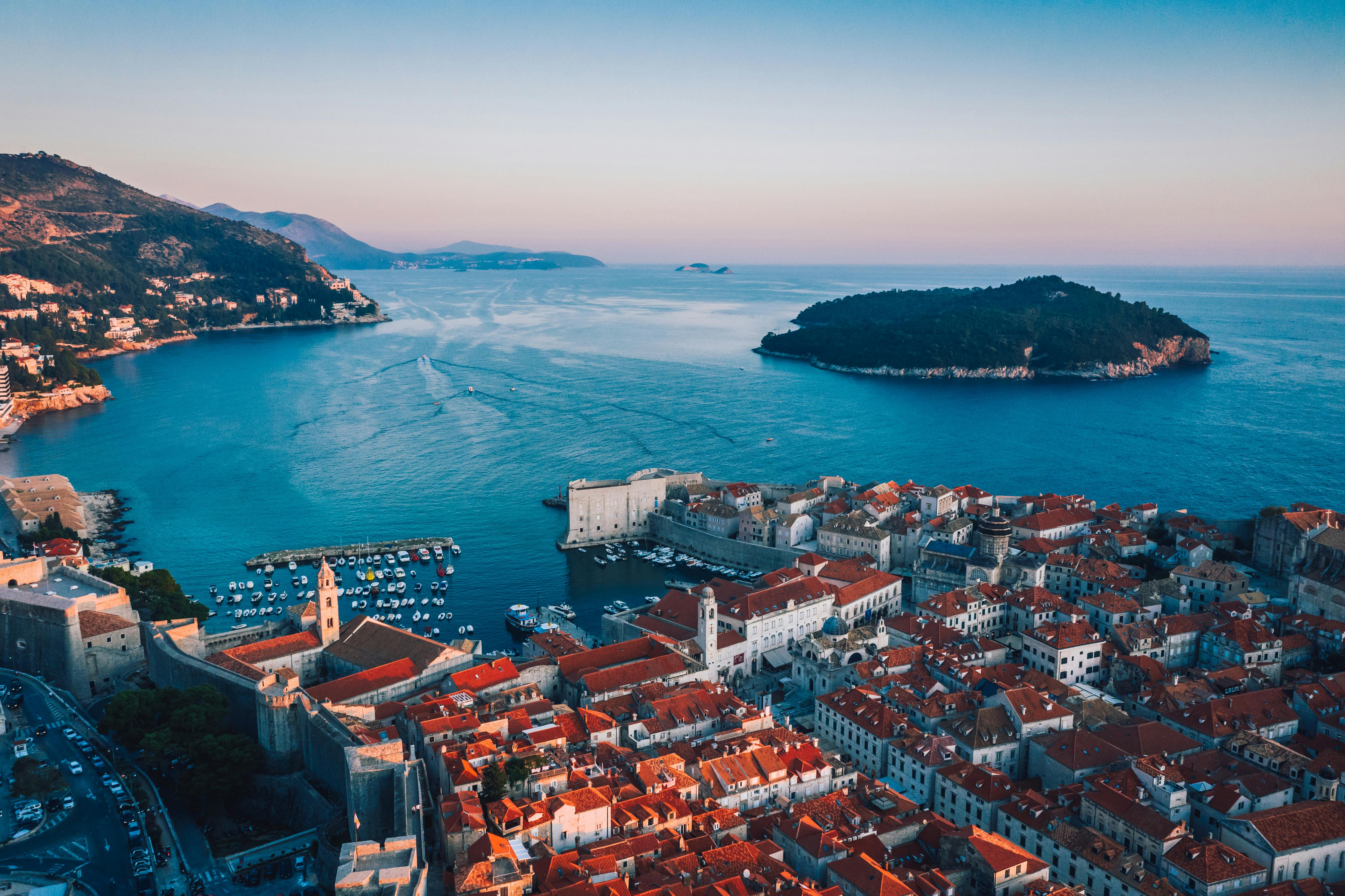 La costa de Dubrovnik, una de les ciutats turístiques de Croàcia