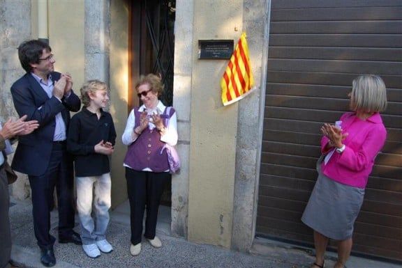Carles Puigdemont descobreix la placa
