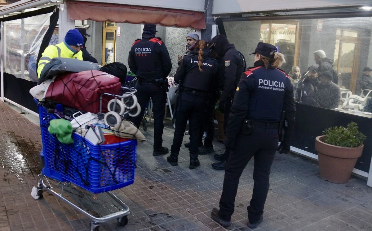 Els Mossos identifiquen venedors del «mercat de la misèria»