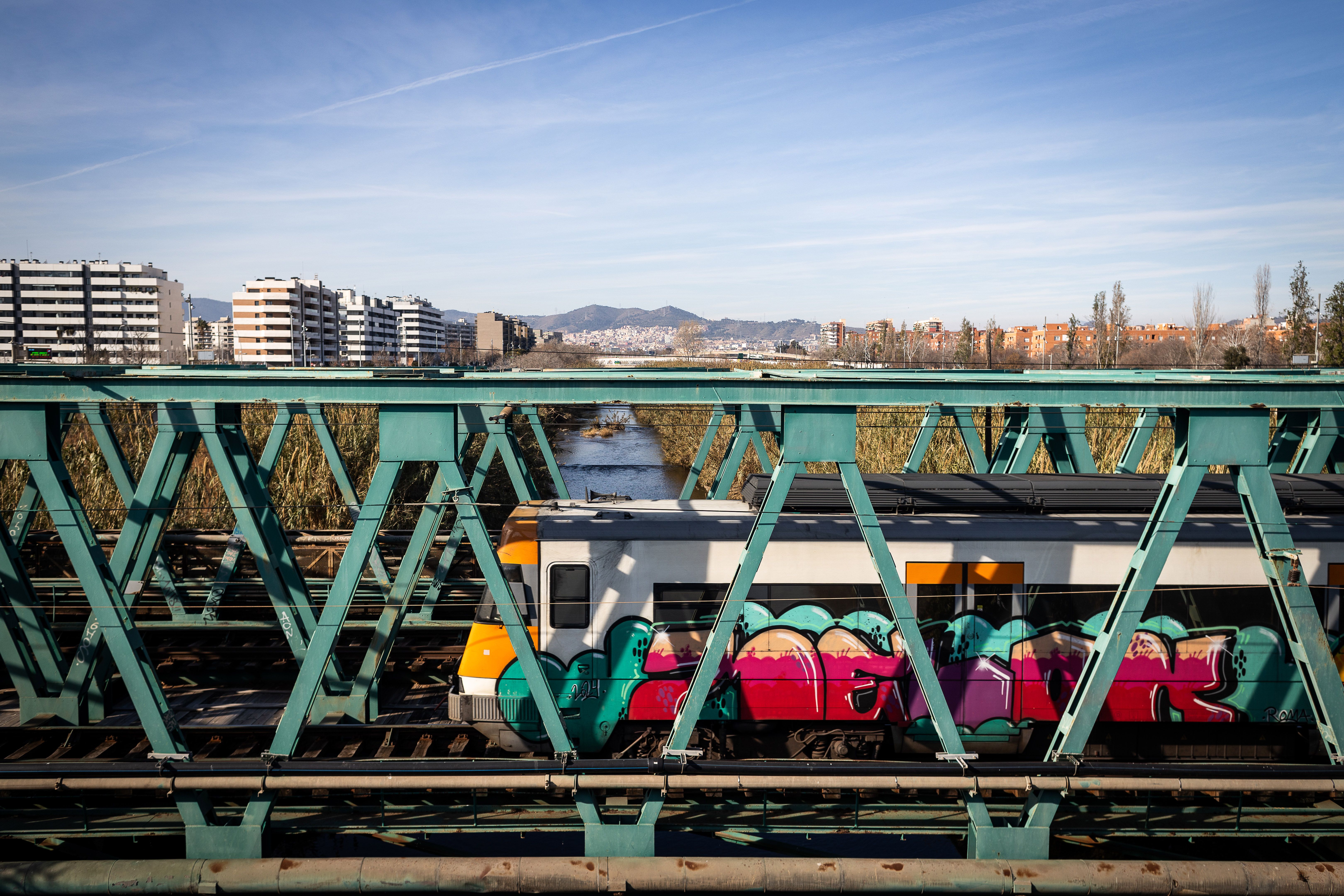 Un tren de la línia R1 de Rodalies