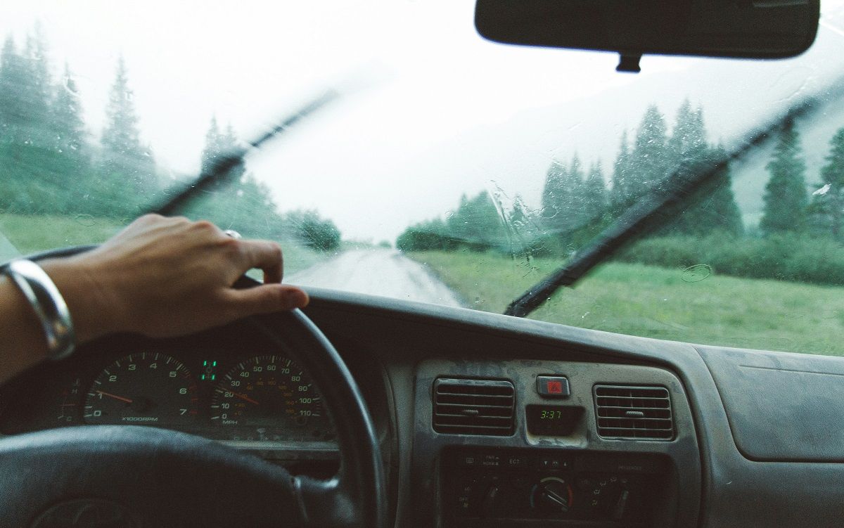 Eixugaparabrises en un dia de pluja