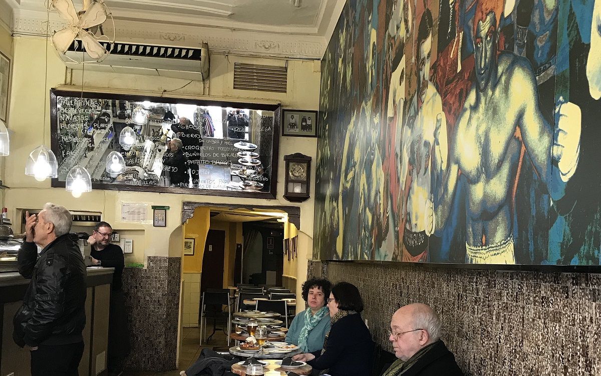 Interior del Bar Mundial de Barcelona