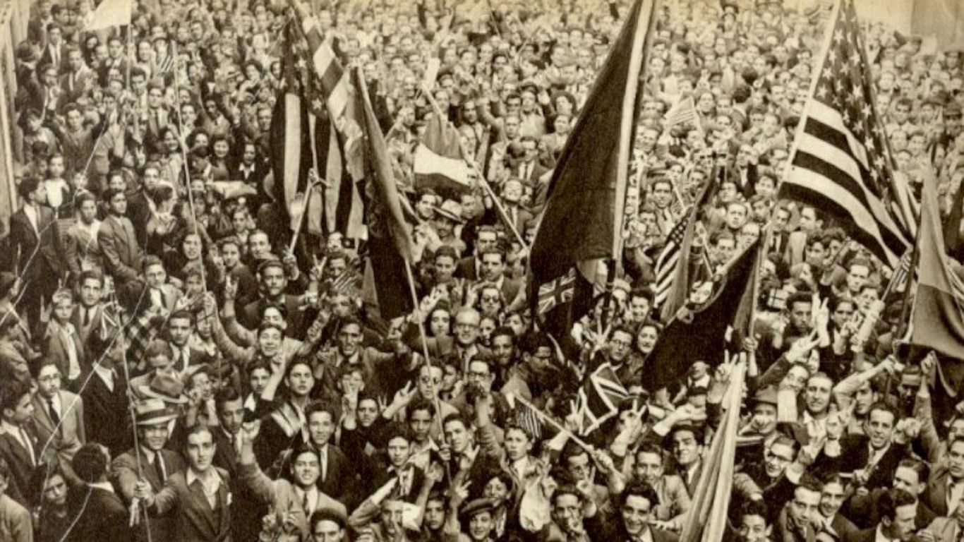 Manifestació a Lisboa per celebrar la derrota nazi a la Segona Guerra Mundial