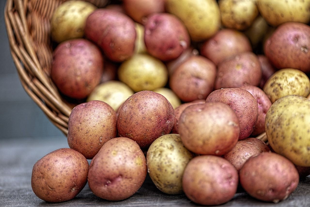 Les patates del supermercat s'haurien de guardar separades de les cebes per motius químics