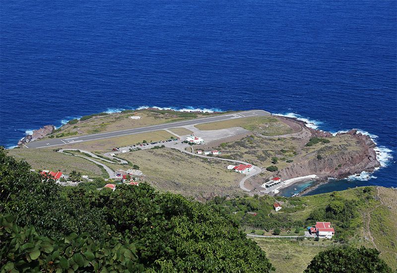 Aeroport Juancho E. Yrausquin, el més petit del món. 