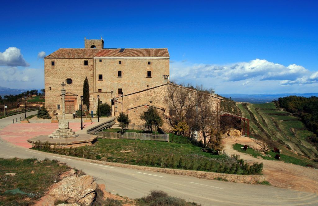 El santuari de Pinós, al centre geogràfic de Catalunya