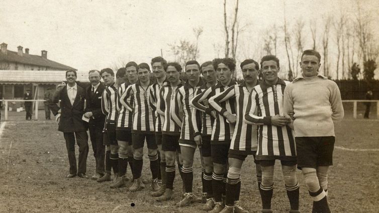 L’equip de futbol de l’Atalanta durant la temporada 1913 14