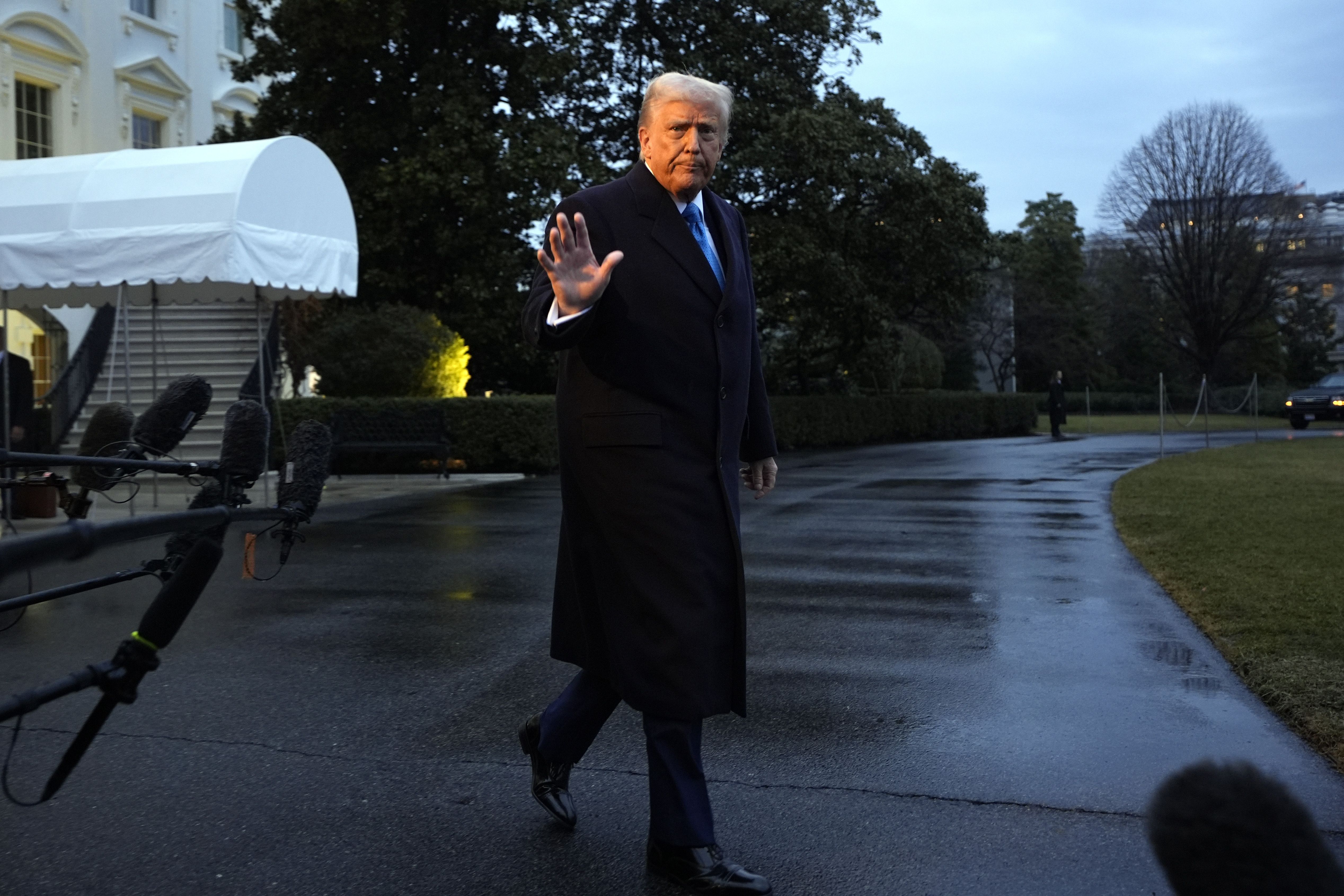 Donald Trump, sortint de la Casa Blanca en direcció a Florida, divendres passat.