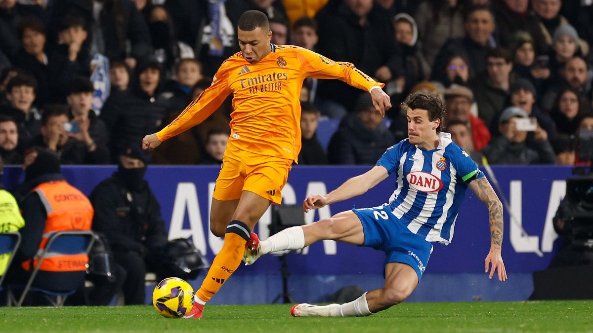 La polèmica entrada de Romero a Mbappé en el partit entre l'Espanyol i el Reial Madrid