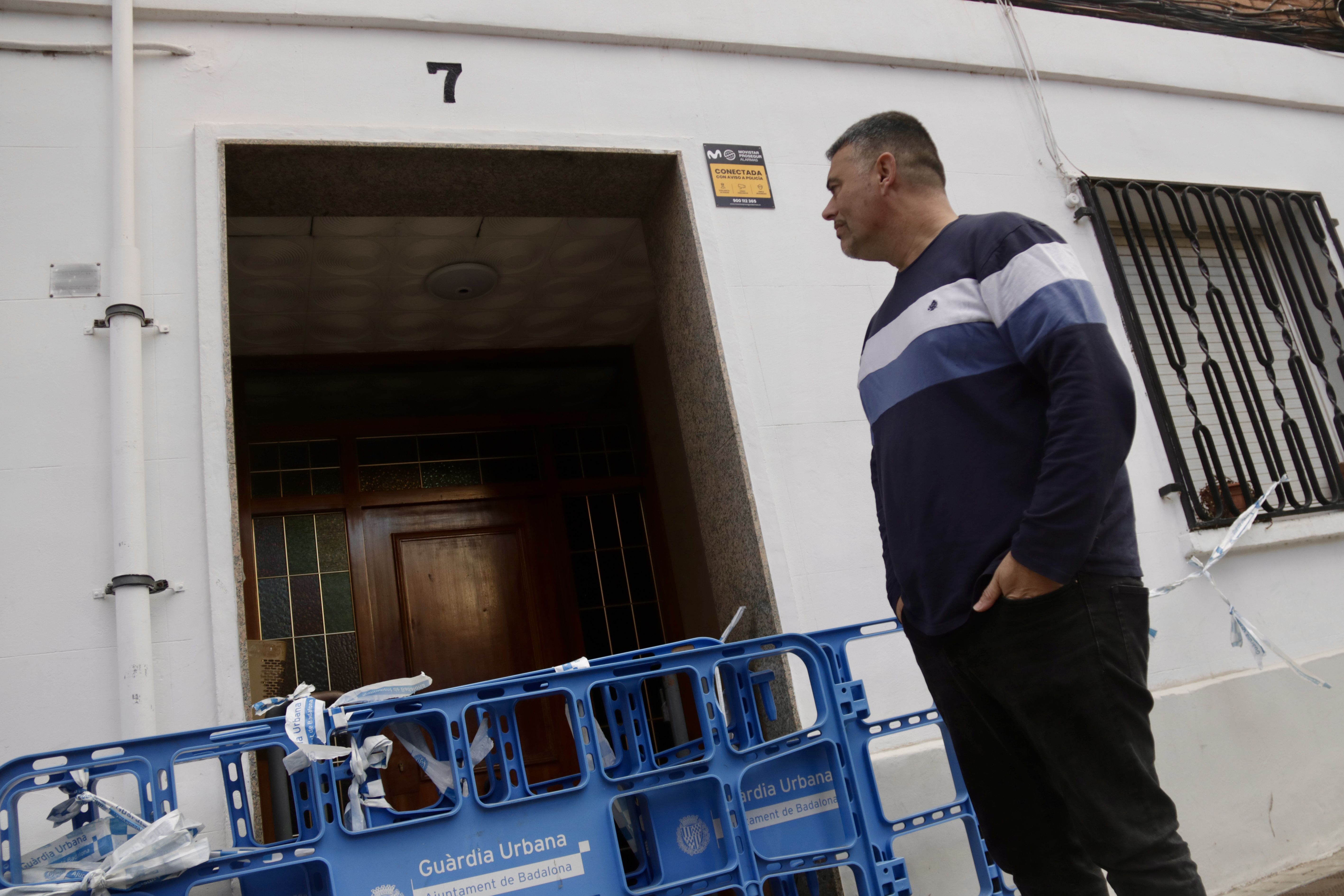 David Enri, un dels veïns del carrer Canigó de Badalona