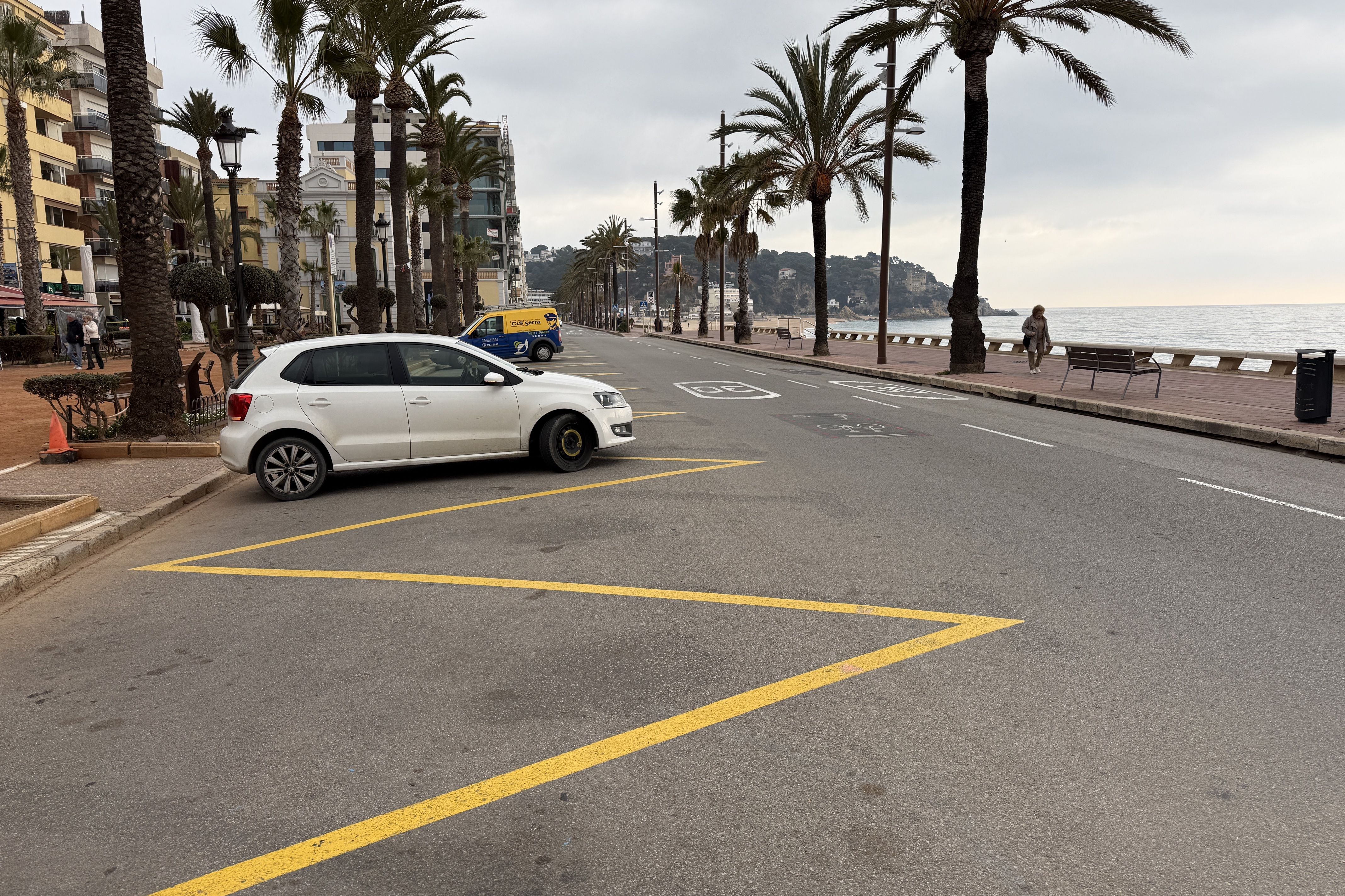 El passeig marítim de Lloret de Mar es tancarà al trànsit les nits d'estiu