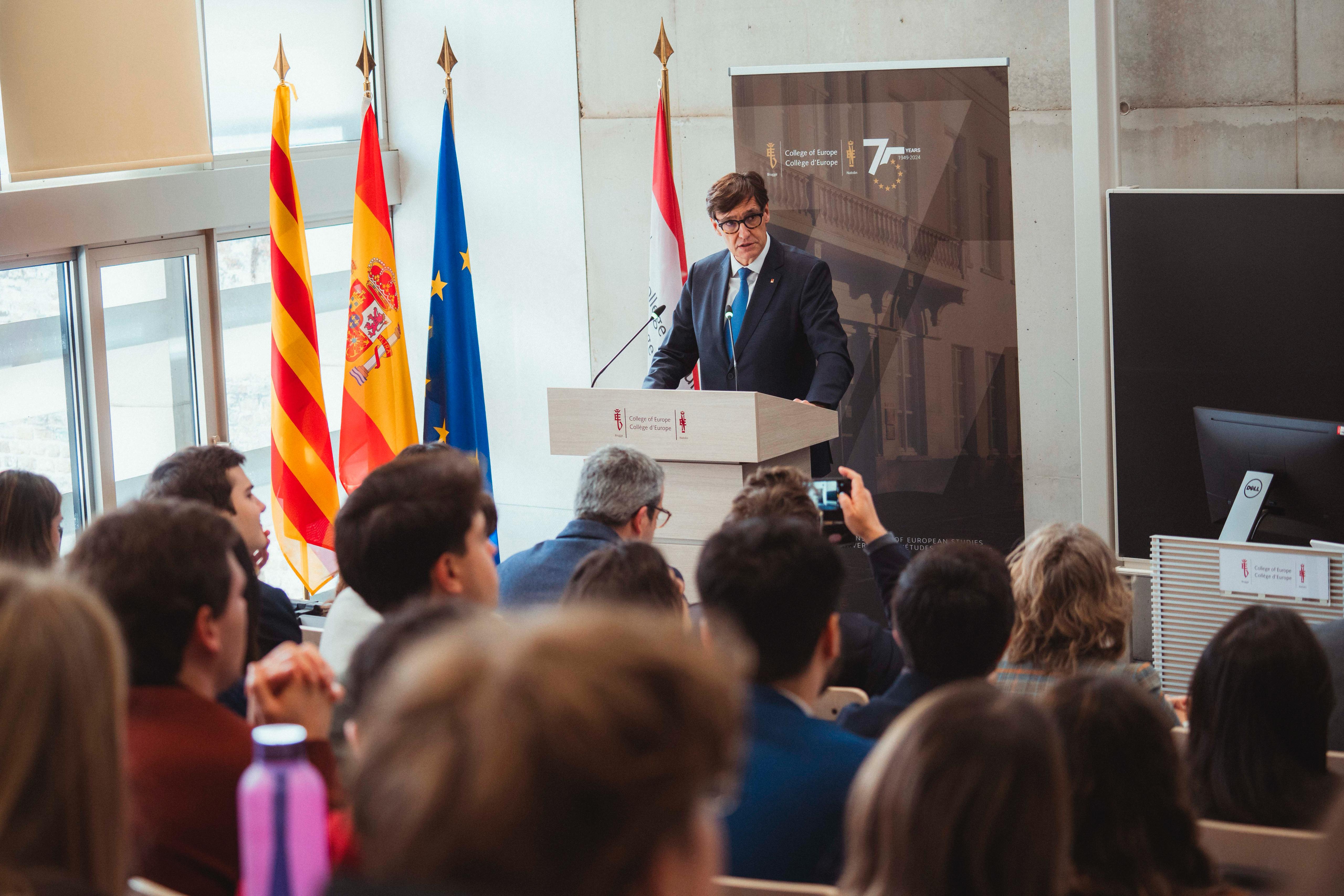 El president de la Generalitat, Salvador Illa, durant la conferència al College of Europe