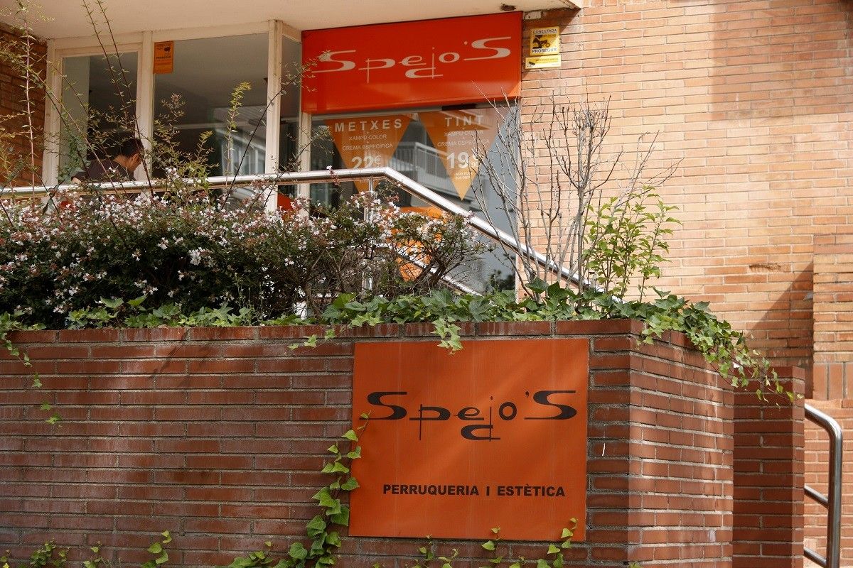 La façana de la perruqueria Spejo's de Sarrià