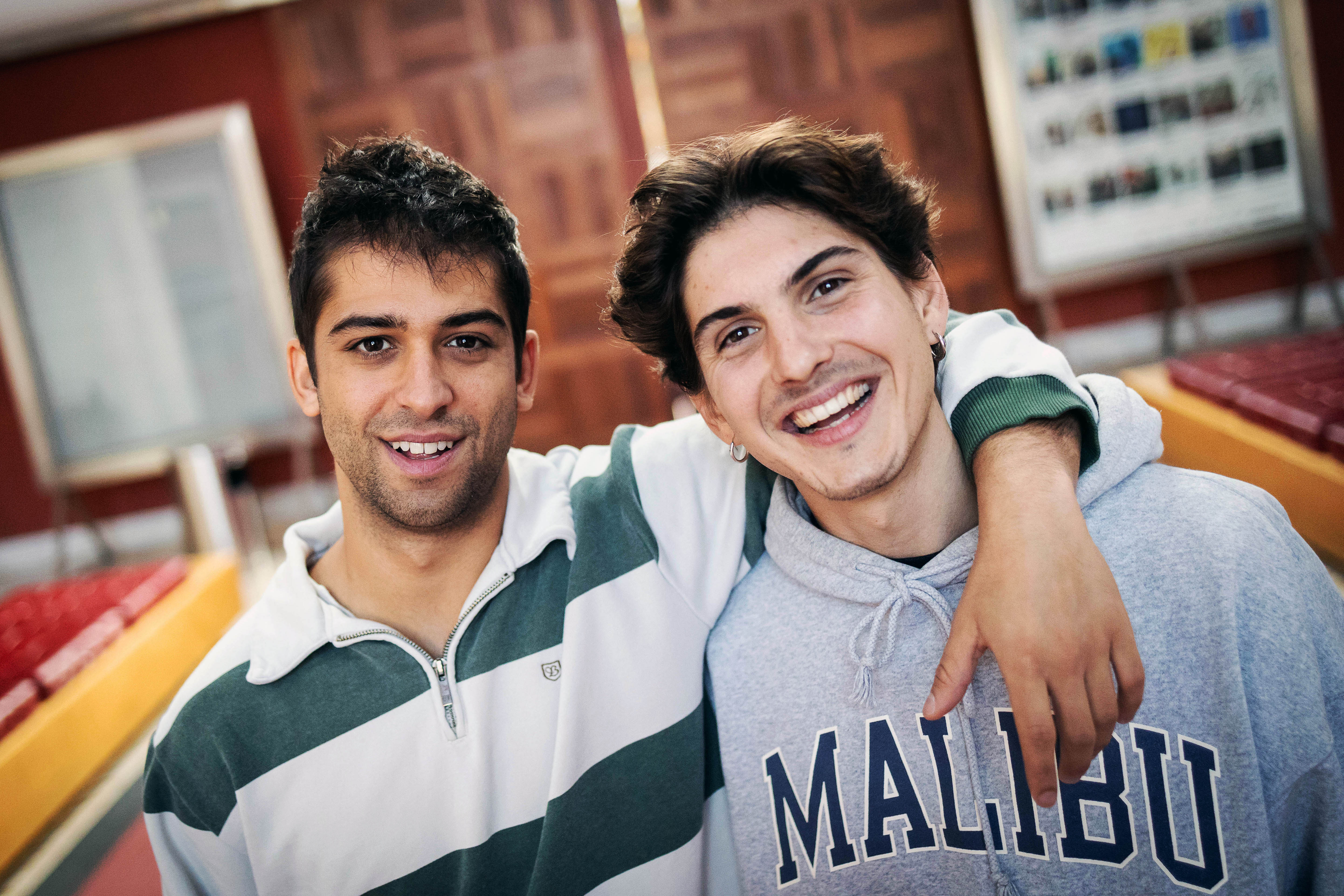 Albert Salazar i Marc Soler, fotografiats al Teatre Lliure