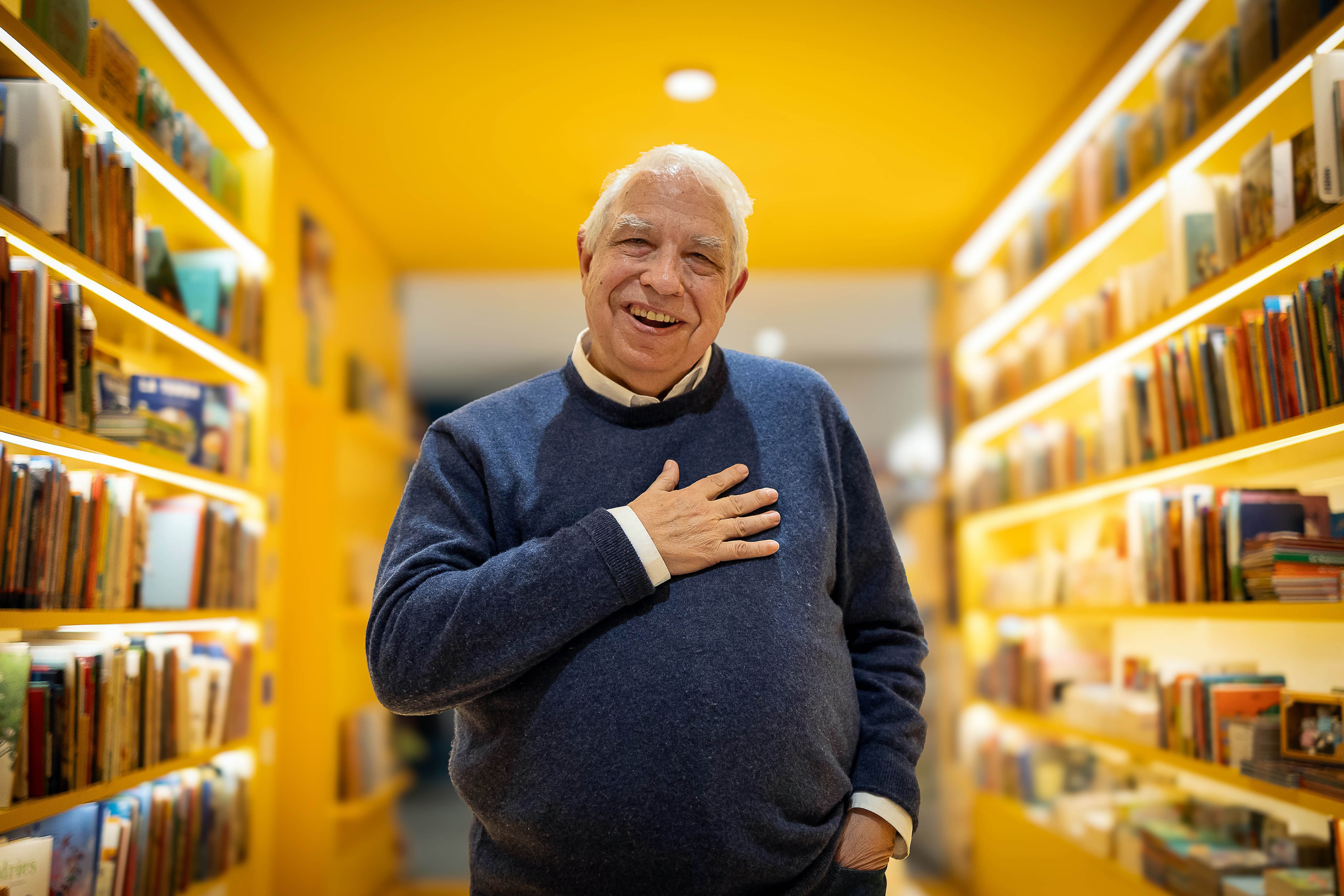 Oriol Pi de Cabanyes, fotografiat a la llibreria Ona