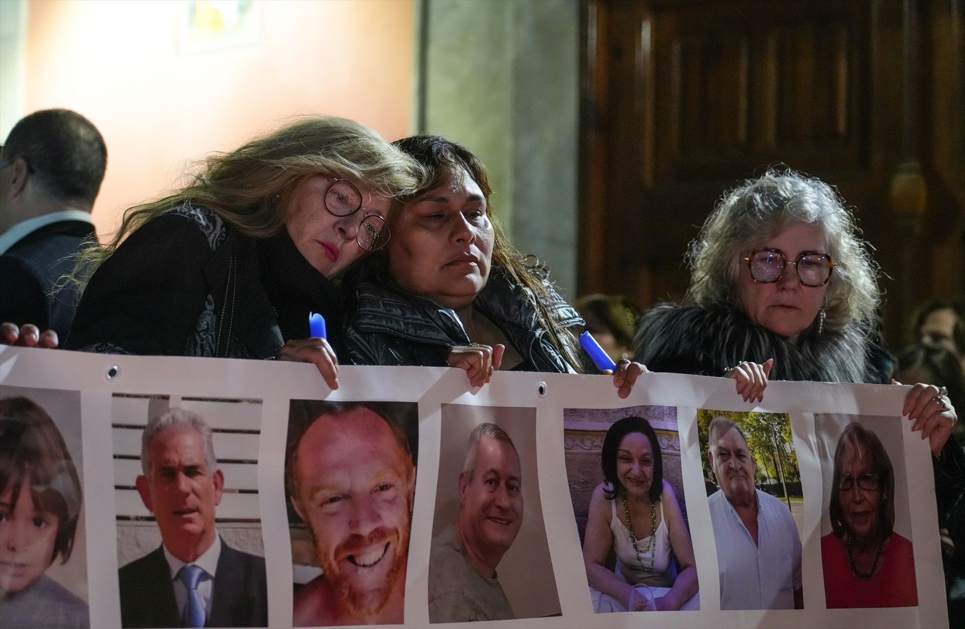 Familiars de les víctimes de la dana en un acte de commemoració a Picanya