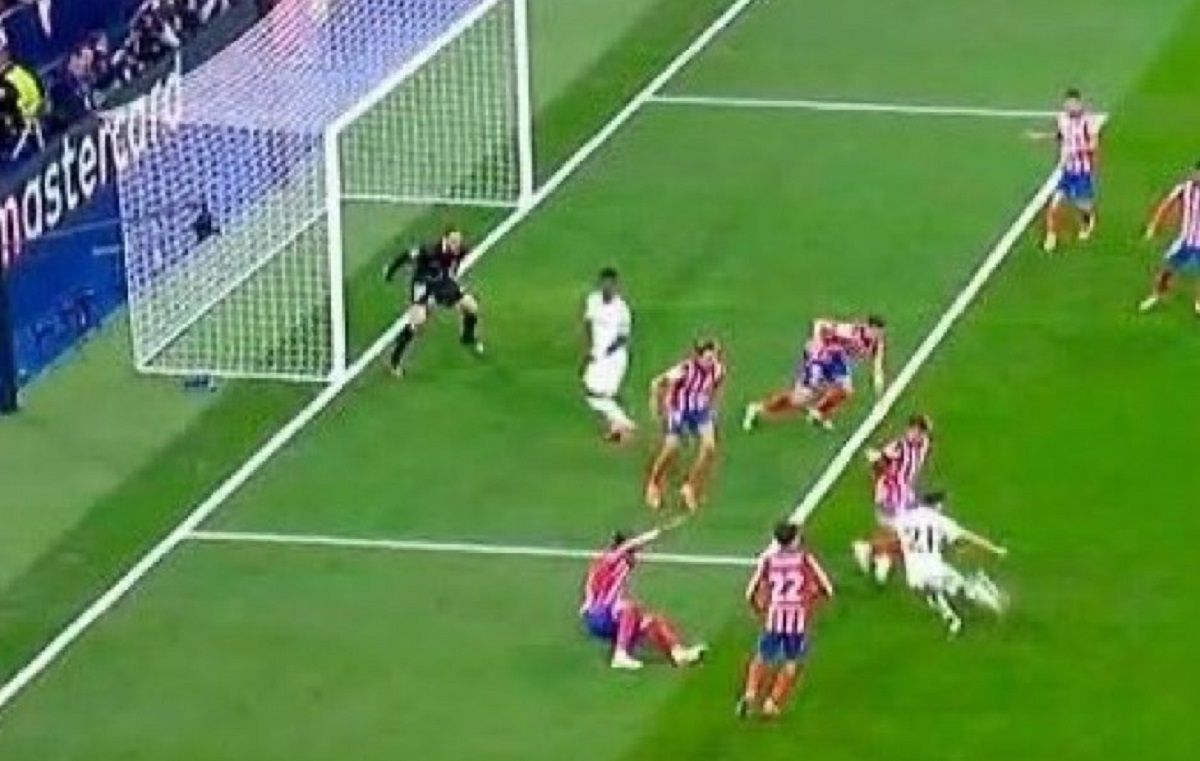 El possible fora de joc de Vinícius en el gol del Reial Madrid