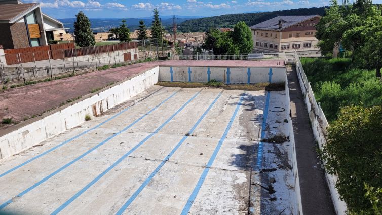 piscina lledo berga bergueda lidialopez