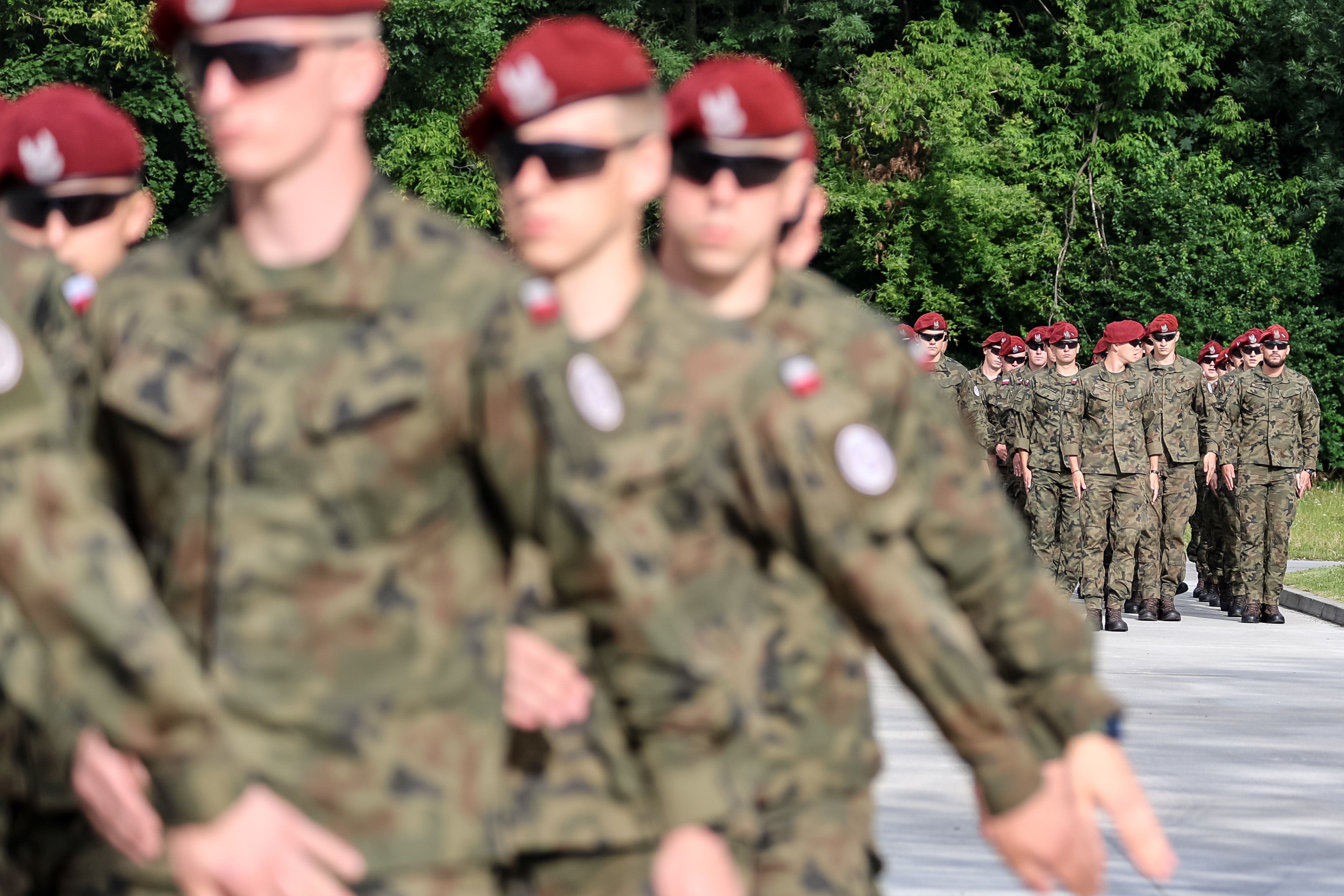 Soldats de l'exèrcit polonès en una desfilada.