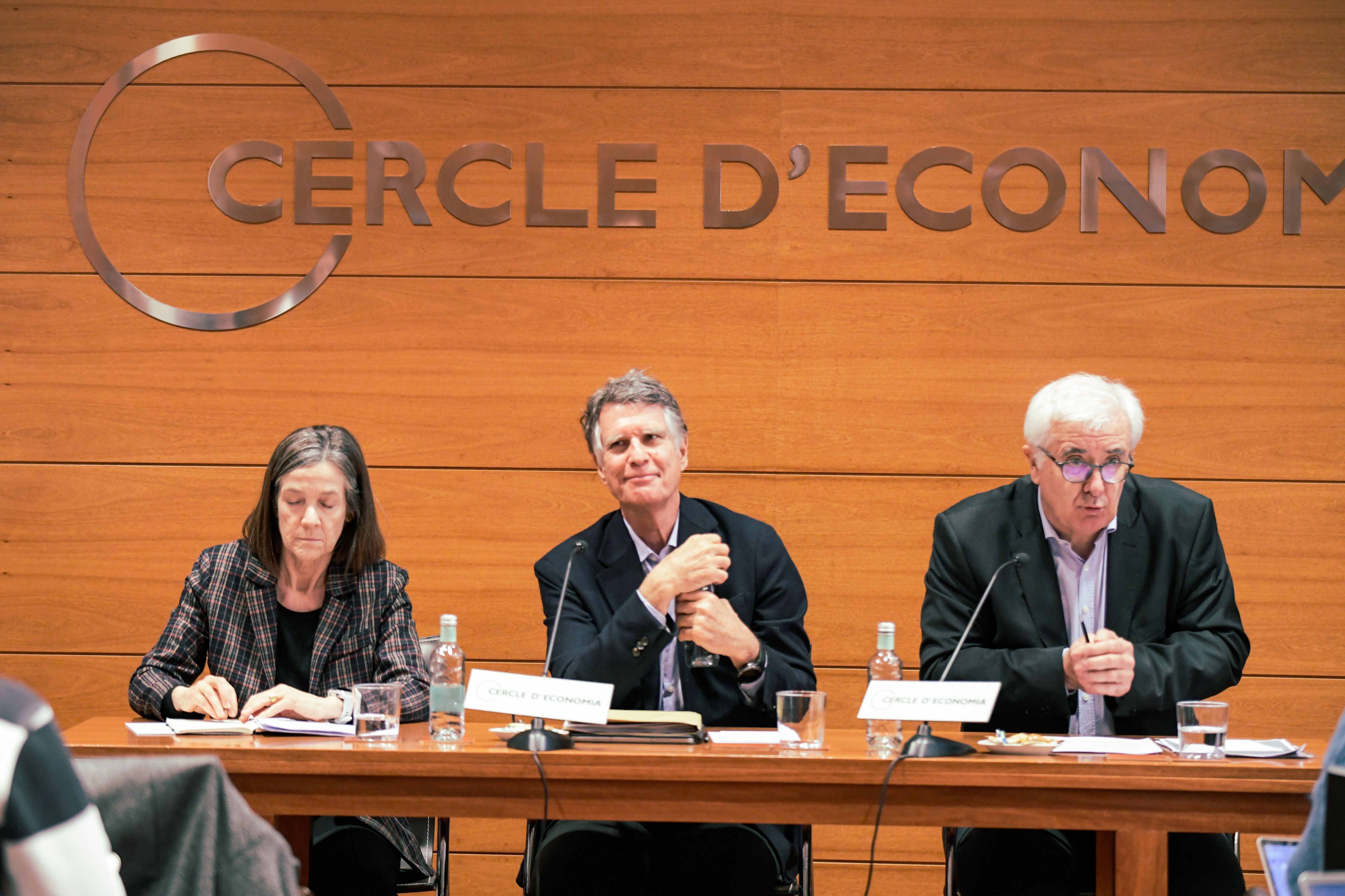 Teresa Garcia-Milà, Jaume Guardiola i Miquel Nadal, avui al Cercle.