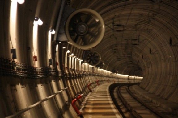 Interior del túnel del TAV al Pertús