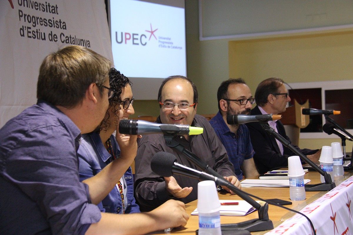 El líder del PSC, Miquel Iceta, i el dels comuns, Xavier Domènech, en un debat amb Marta Rovira i Benet Salellas