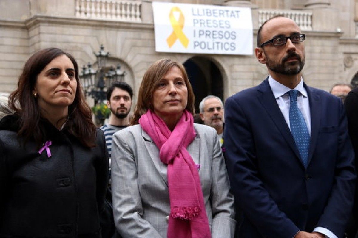 La directora de l'Institut Català de les Dones, Núria Balada, i la presidenta del Parlament, Carme Forcadell, a l'acte del Dia Internacional per a l'eliminació de la violència masclista