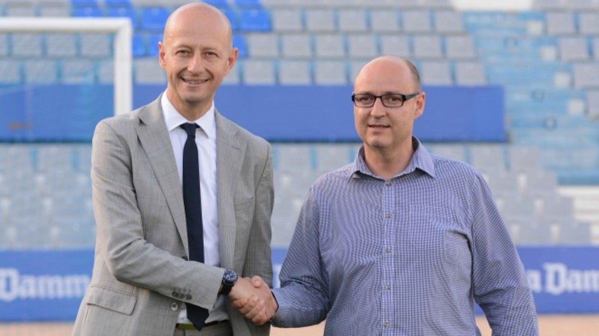 El nou màxim accionista del club, Esteve Calzada, amb el president, Antoni Reguant 