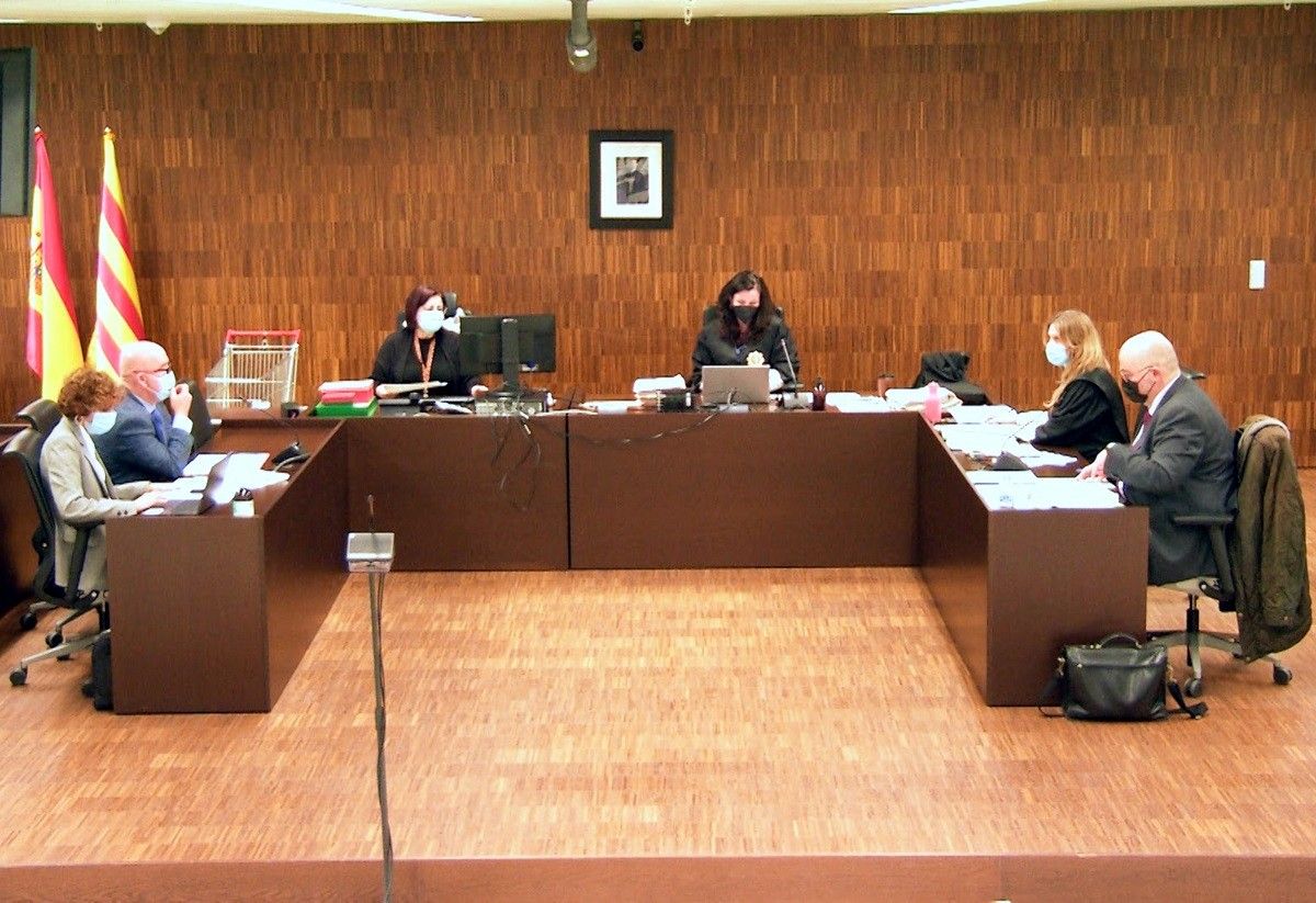 El judici contra Quim Torra s'ha fet en absència de l'expresident.