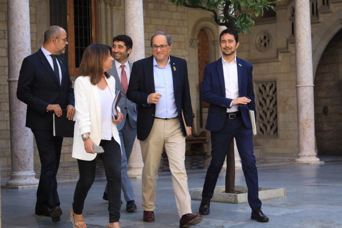 El president de la Generalitat, Quim Torra, amb els consellers de JxCat abans de la reunió del 23 de juliol del 2019