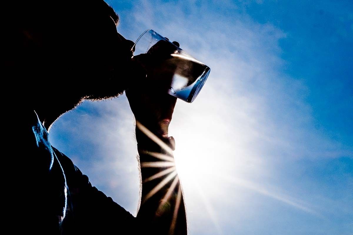 Beure aigua és clau per evitar cops de calor