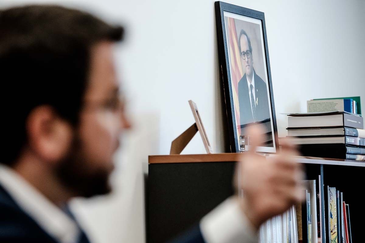 Retrat del president de la Generalitat, Quim Torra, al despatx de Pere Aragonès