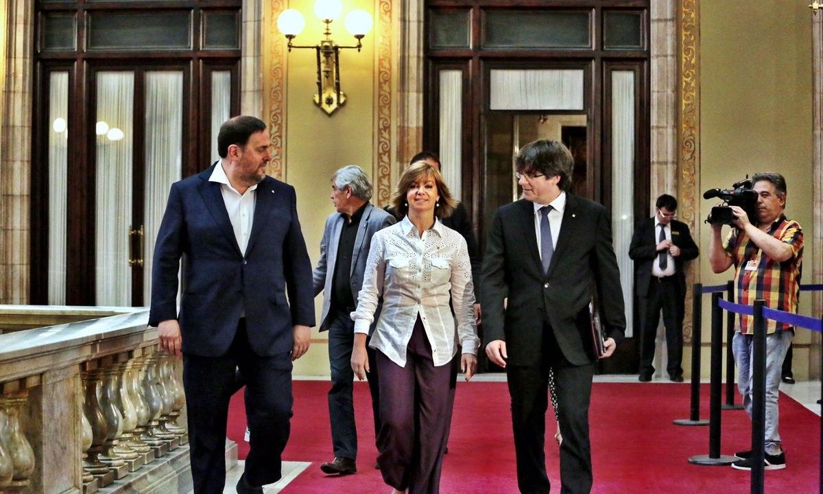 Oriol Junqueras, Meritxell Borràs i Carles Puigdemont al Parlament, en una imatge d'arxiu