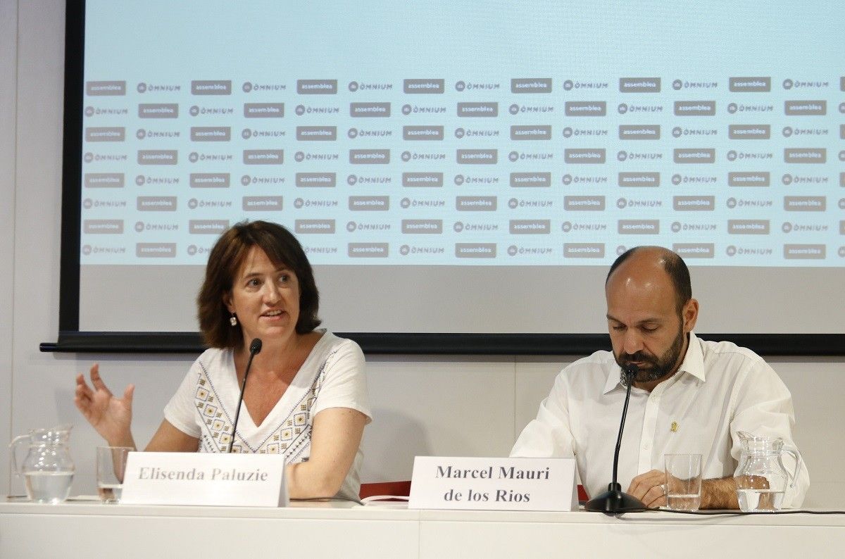 Elisenda Paluzie i Marcel Mauri, durant la roda de premsa d'aquest dimecres
