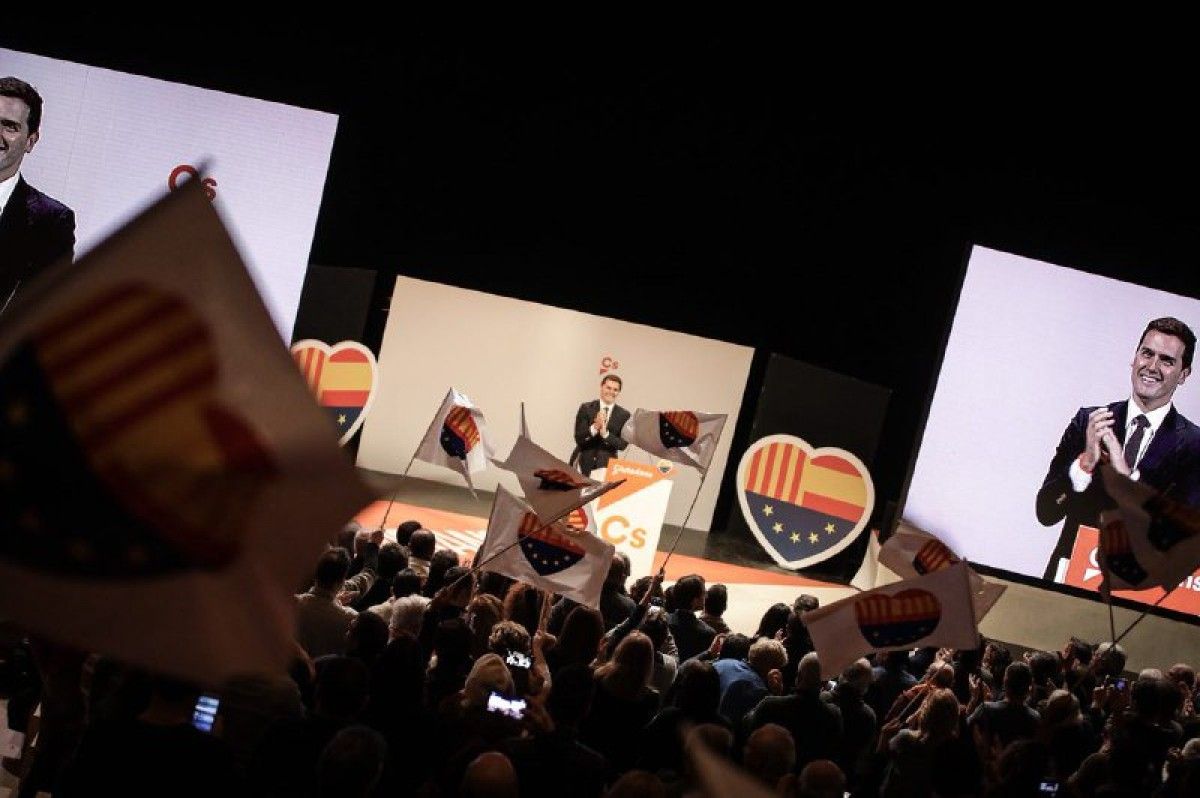 Ciutadans ha congregat prop d'un miler de persones a l'Auditori de Girona.