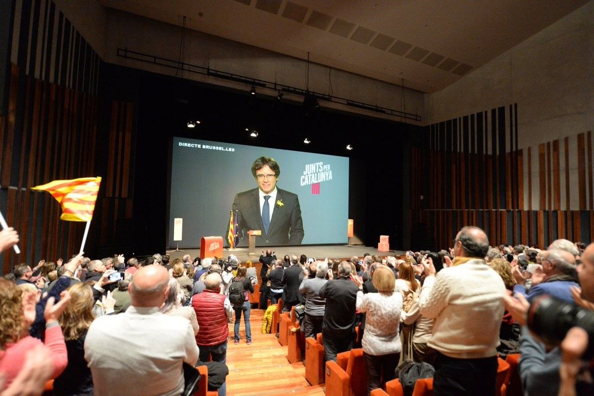 Carles Puigdemont intervé al míting de Junts per Catalunya a Vic
