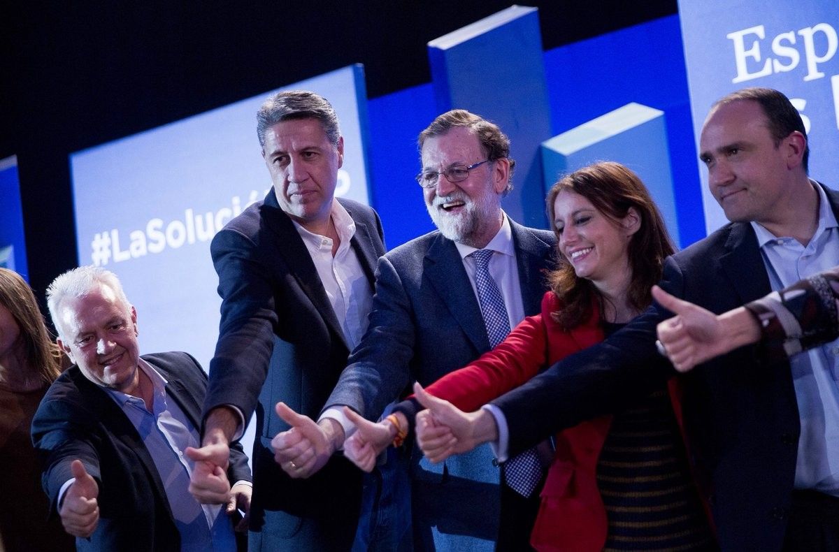 Santi Rodriguez, Xavier García Albiol, Mariano Rajoy, Andrea Levy i Dani Serrano, en un acte de campanya