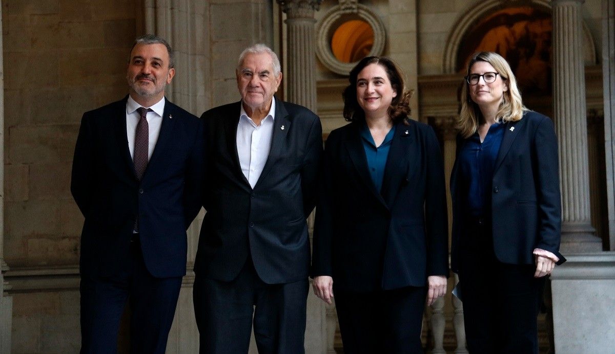 Jaume Collboni, Ernest Maragall, Ada Colau i Elsa Artadi, aquest dilluns en la presentació de l'acord de pressupostos