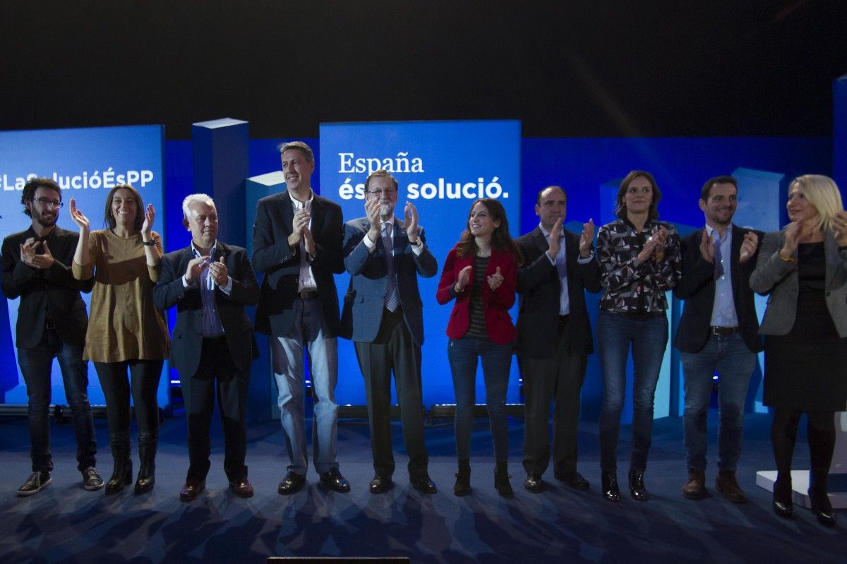 Rajoy, al costat de tres dels quatre únics diputats electes del PPC