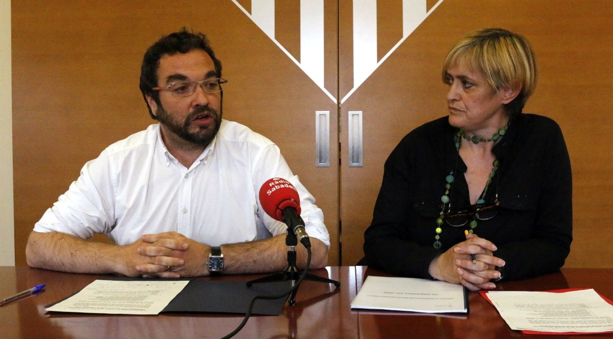 L'alcalde, Juli Fernàndez, amb Marisol Martínez