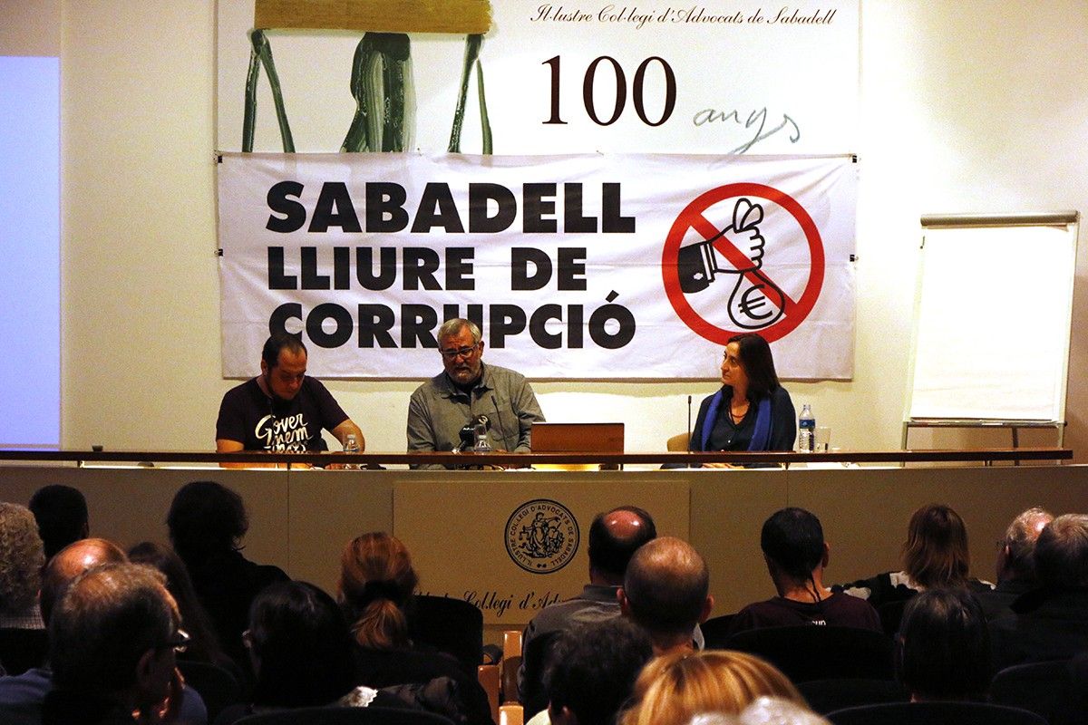 El Col·legi d'Advocats de Sabadell ha acollit la taula de debat
