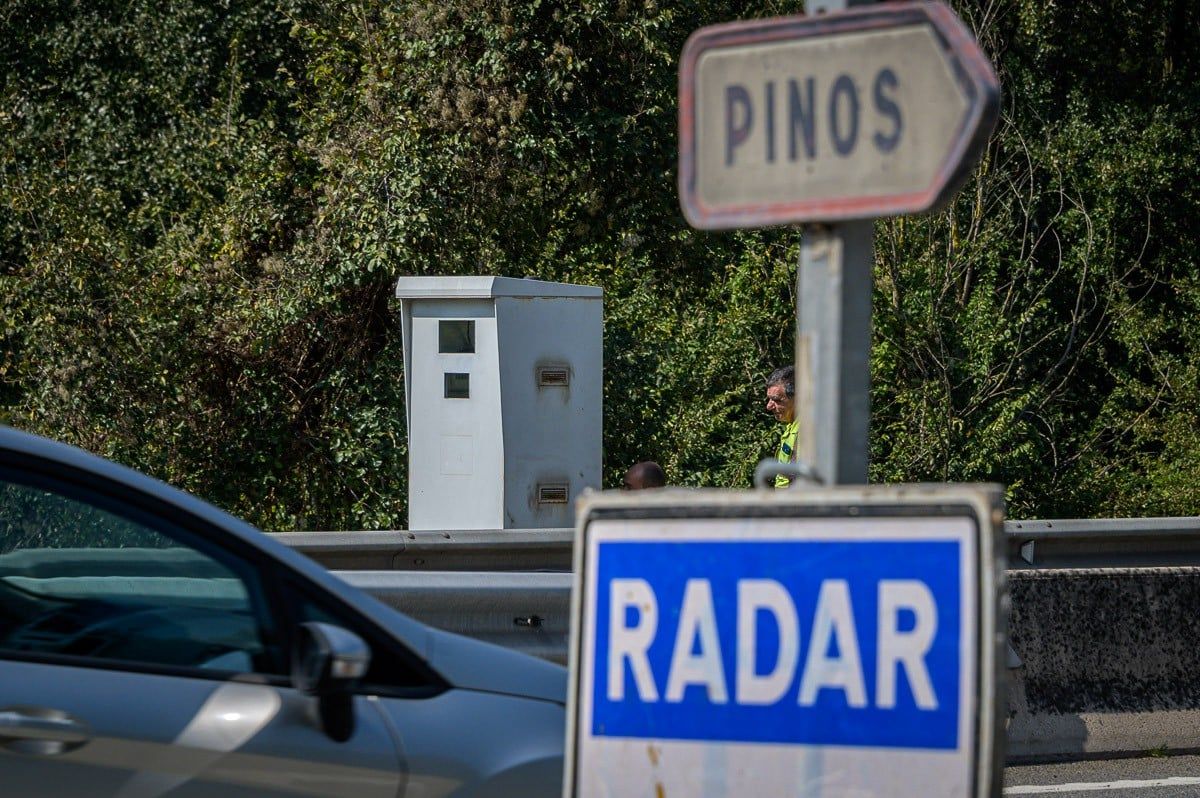 Dos de cada tres radars a les carreteres catalanes són fixos