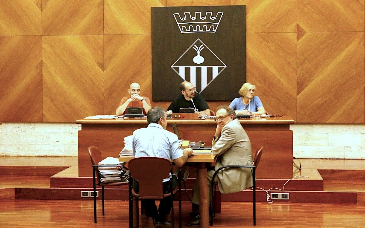 La mesa presidencial del ple de juliol a Sabadell