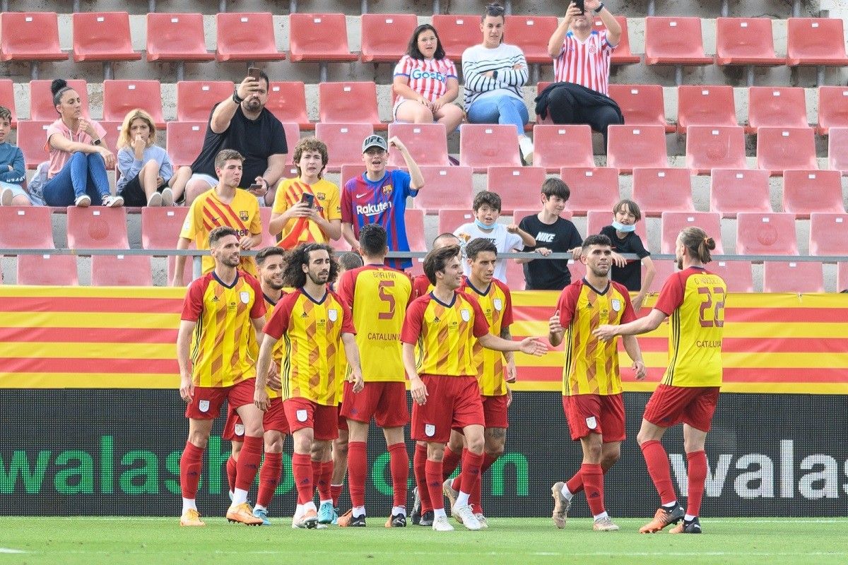 Els jugadors de la selecció catalana, celebrant un gol contra Jamaica